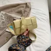 Nowa tofu mała kwadratowa torba mini moda moda jedno ramię w torbie crossbody Ciągli kolor prosty tkanina w pasie klatce piersiowej designer