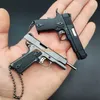 1: 3 Schaallegering M1911 Mini Toy Gun Model Model Keychain Model Look Real Exquisite Can Not Fire Collection Detachable Fidget Toys Gifts for Adult Boys Birthday Gifts