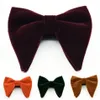 Bow Ties Fashion Velvet Big Bowties For Women Mens Groom Wedding Tie Skinny Couleur solide Gravatas Slim Black Cravat Accessoires 243J