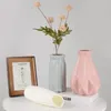 北欧の花の花瓶模造セラミックプラスチックポットホームリビングルームデスクトップ装飾結婚式のセンターピースアレンジ240508