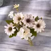 Dekorativa blommor faller konstgjorda blommor Silk Daisy Plant Bridal Bouquet Wedding Table Fake Party Vase Country Outdoor Home Decor