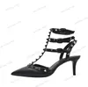 Designer pointu à orteil t Sandale Sandal Sandal High talons chaussures habillées 8cm 10cm Rivets en cuir à talons Sandales Femmes Femmes à lanière à lanière Éteinte Chaussures habillées pour mariage