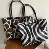 Sac à bandouliers Sac fourre-tout à grande capacité des femmes 2024 Fashion Casual Pu Texture Zebra Modèle Girafe