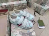 Merk baby sneakers schattig bloemen patroon print kinderschoenen maat 26-35 hoogwaardige merkverpakking buckle riem meisjes schoenen ontwerper jongens schoenen 24May