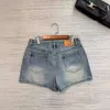 Qualidade do óleo do sul Loe24 Primavera/verão Novo bordado de contraste Padrão clássico Cantura alta shorts jeans macios para mulheres