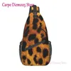 Sac à dos léopard poitrine poitrine élingue sac à poitrine personnalisée épaule animale personnalisée pour les hommes voyageant le sac à dos