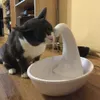 自動猫の水ディスペンサースワン流れる猫用犬用電気ペット水ディスペンサー猫飲酒ボウル給水240508
