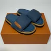 2024 Nieuwe Designer Shoes Slippers Women and Men Pillow Sandals Best Kwaliteit Zomertrendstijl met volledige pakketgrootte 35-46