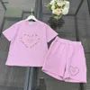 Fashion Baby Tracksuit Summer Boys Set Kids Designer Vêtements Taille 100-150 cm T-shirt de conception de lettres florales brodées et shorts 24mai