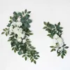 装飾的な花の花輪白い結婚式のアーチ背景花輪装飾ウェルカムカードレイアウトパーティーアーチフェイクフラワーロウ
