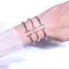 Mode -experts bevelen sieradenarmbanden armband Hand aan met gemeenschappelijke tiffaniy