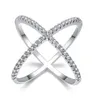 Design Luxury Diamond Micro Pave Seting Big X Shaped Finger Rings Bröllop Bands smycken för kvinnor 321U