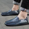 Casual schoenen heren te koop 2024 hoogwaardige slip lederen lente en herfst stevige zakelijke lage hakken zakelijke loafers