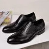 Обувь обувь Mazefeng Man Flat Classic Men Patent Leather Tinktip резные итальянские формальные Oxford Plus размером 38-48 для осенней зимы