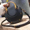 Bolsas de ombro Bankuo Rivet Mulher Saco 2024 PU Vintage para Mulheres Zipper Crossbody Sewing Thread Solid C364