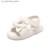 Slipper zomer Koreaanse stijl babysandalen kawaii bowtie meisjes kleuterschool schoenen zachte zool anti slip 1 jaar eerste stap walker q240409