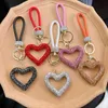 Keychains Lanyards Himestone Heart Keychain - Clay à mode creux à la mode - Attachement sécurisé - Cadeau parfait pour elle - Couleurs assorties J240509