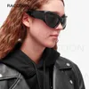 Okulary przeciwsłoneczne duże okulary przeciwsłoneczne Y2K Kobiety Lady Trendy Big Rame Vintage Vrap Około okularów przeciwsłonecznych moda futurystyczne punk srebrne odcienie 2 226n