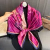 Lenços do lenço de primavera feminino Design de luxo de seda macia e macia bandana de xale praia 110x110cm q240508