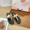 2024 luksusowy projektant klapki klapki sandałowe muły suwaki damskie nowe płaskie na zewnątrz moda moda swobodny but czarny lato seksowne basenki męskie basen plażowy biały slajd