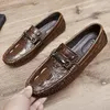 Chaussures décontractées élégant en cuir véritable en cuir masculin à l'automne mocassins à fond doux