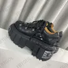 Vetements x New Rock Platforme Sneakers Punk Style Men Rock Boots Skórzane kobiety kostki metalowe dekorację w trudnej sytuacji koronkowej trampka nr563