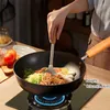 PANS 1PC WOK 10.2/11-Zoll feines Eisen mit hitzebeständigen Lid-Wärme-Griffe, nicht beschleunigte große Rühranfindung