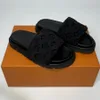 2024 Nieuwe Designer Shoes Slippers Women and Men Pillow Sandals Best Kwaliteit Zomertrendstijl met volledige pakketgrootte 35-46