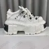 Vetements x New Rock Platforme Sneakers Punk Style Men Rock Boots Skórzane kobiety kostki metalowe dekorację w trudnej sytuacji koronkowej trampka nr563