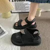 Sandales de plate-forme en caoutchouc plat pour femme extérieure de style romain pour femmes chaussures d'été 2024 plage chaussures noires f h anti-glissement vip 240426