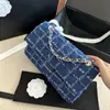 Sac à main le volet classique Gold Metal Hardware Chain épaule crossbodybody Blue Soft Tweed Denim carré Small Messenger Sac Claking Claking Lux KKVV