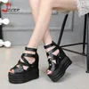 Sandalen Sommerkeile dicke Boden Frauen Modeplattform erhöhen die Höhe Peep Toe 13cm Super High Heels Schwarz Weiß