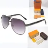 Sunglasses Eyeglasses 9017 Accessories Flowers colors Gift Boxes Clear lens 0 degree Designer Men Outdoor Shades PC Frame Fashion Class 268Z