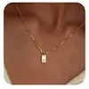 Designer Geometrische Metallschnitzung mit 26 englischen Buchstaben Quadratschild Pendant für Frauen Halskette kupferisch mit Gold nhyt