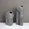 Творческая смола ваза черно -белая полосатая цветочная программа абстрактная геометрия ремесла для дома украшения украшения террариум вазы горшки 240510