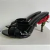 Уникальные розовые каблуки современные сандалии женщины кросс -группа роскошная патентная кожа