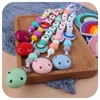 Baby Silicone Rainbow Pacifier Holder Keten Aangepaste naam Handmade Personaliseer Dummy Clips Posfacifier Clips Holder Baby TEETER 240510