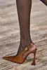 Chaussures habillées pointues Sandales sexy à talons hauts uniques STACTES DE BACK HOLLOW FAME FEMMES SUMME CASSOCUST CUIR CUIR