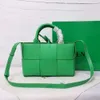Botgas Designer V Handbag Authentic Metal Shark Bag Turn Fashion Wrist Bags Light Version Versatile Original Edition s ersion ersatile
