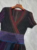 Robe de femme à manches courtes en V V robe tricotée élastique