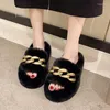 Slippers 2024 Muffin Soled lã grossa para mulheres usando sapatos de cadeia de metal da rede de calcanhar médio versátil da moda Red One Word Metal