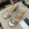 2024 New G Luxury Heel Designer Sandals Sandals Slingback Talon Beach Femmes Chaussures de mariée Boucle de boucle en caoutchouc Sole Mules Chunky Blanc Black Black Gold Talons B94