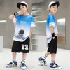 Kleidungsstücke Jungen Sommer Schnell getrocknetes Basketball-Trikot Sport Kurzarm Set 5-14 Jahre alte Kindermodet 2-teilige T-Shirt+Shorts Childrens Clothingl2405L24045