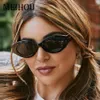Fashion Cat Eye Womens Solglasögon Vintage Small Black 2021 Trend Female Sun Glasses Luxury Designer Shades For Women UV4001 245E