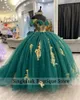 Nya Green Princess Quinceanera -klänningar med Bow Golden Lace Applique pärlkulklänning från axeln 16 -årsdag prom Vestido