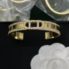 Bracelets de diamants ouverts créateurs de mariage Gold Bangle Bracelet en argent en acier inoxydable Bracelet Bangles Femmes Men Couple de lettres classiques Bijoux Accessoires