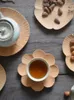 Assiettes petites assiettes originales à la main à la main collation de fleur en bois ensemble coussin de tasse créative et tir sur le plateau de thé noyer noir japonais