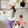 Pullover Baby Girl Sports Shirt Childrens Losse Hooded Sweater Spring/Summer 2024 Gedrukte top Kinderkleding Koreaans Stylel2405