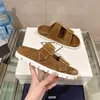 Lyxdesigner Kvinnor Sandaler Metal Buckle Bostons COGS Sandaler Tjock Sole Sole Sole Clog Slippers Summer Fashionable Casual Beach Sandals Storlek 35-39