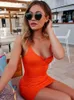 Basis Casual jurken Hugcitar Button Ribbed Strap Mini Dress For Women 2023 Zomer neon oranje kleding slanke bodycon sexy strtwear feestclub outfit y240509